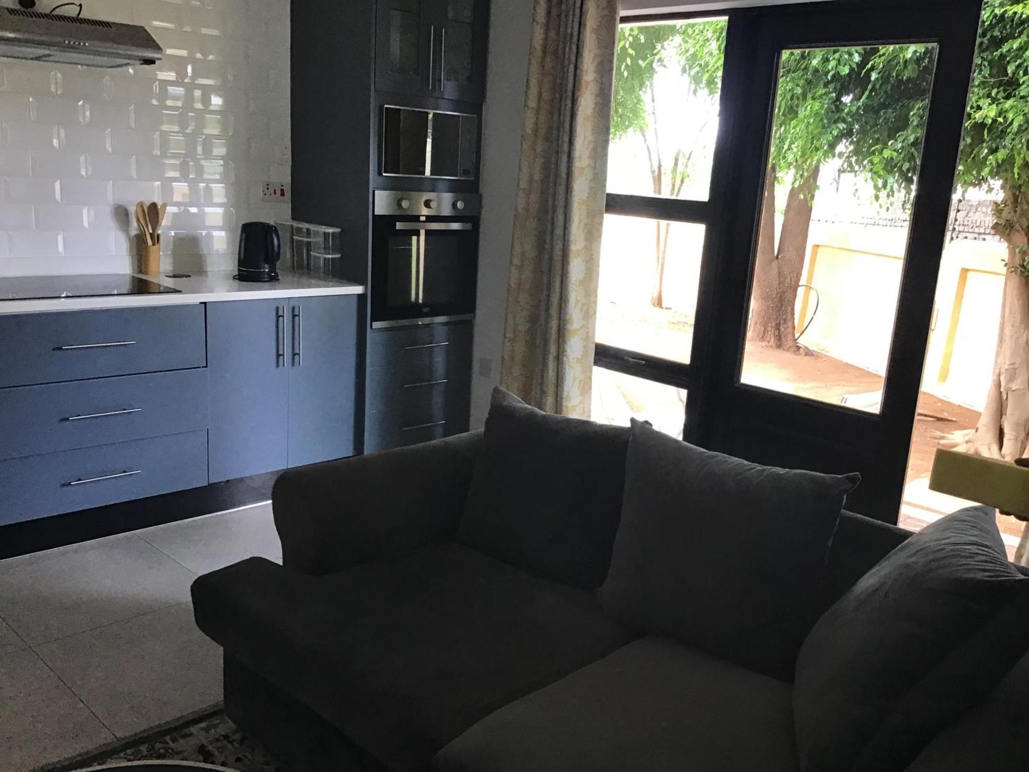 The Capital Guest House Gaborone Exteriör bild