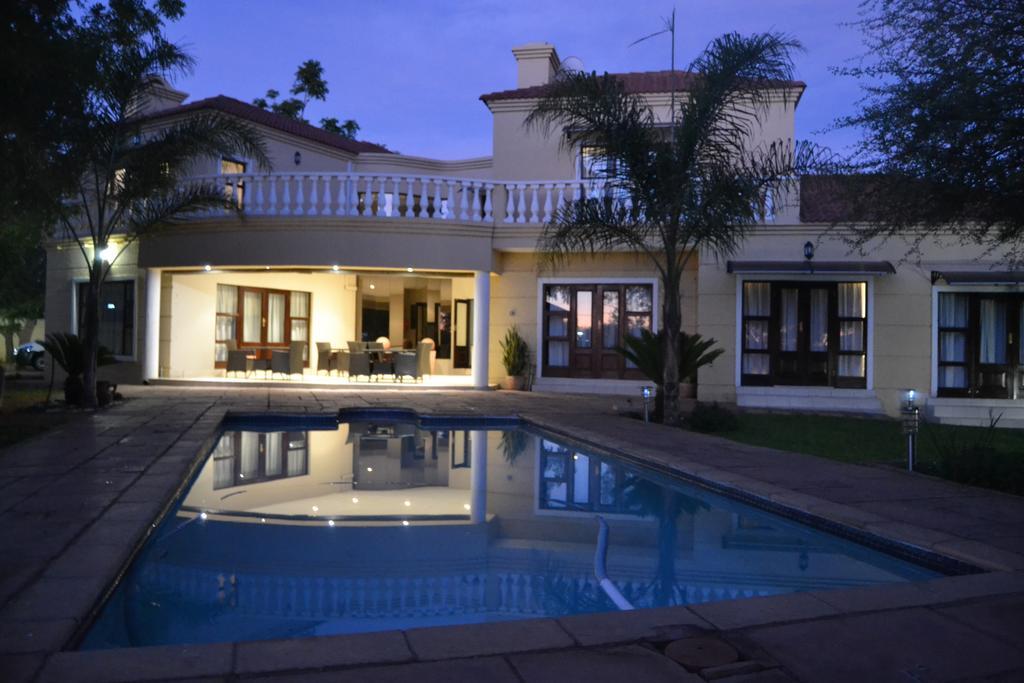 The Capital Guest House Gaborone Exteriör bild