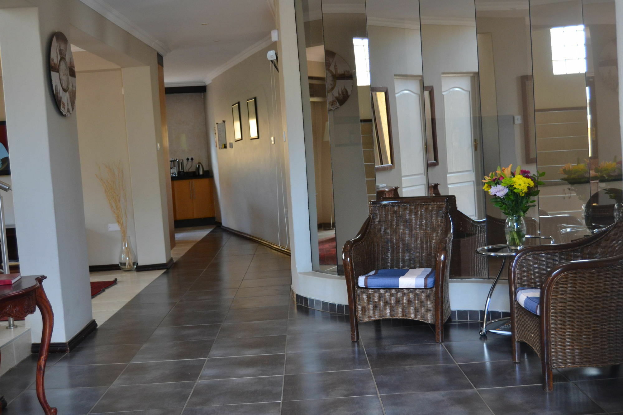 The Capital Guest House Gaborone Exteriör bild